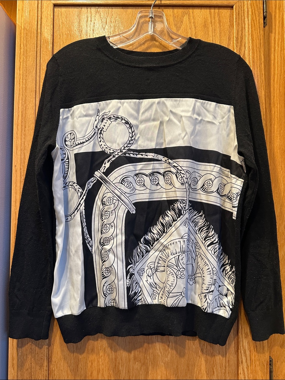 Chic Black Crewneck Pullover Sweater with Silky White Patterned Front Panel Sz M